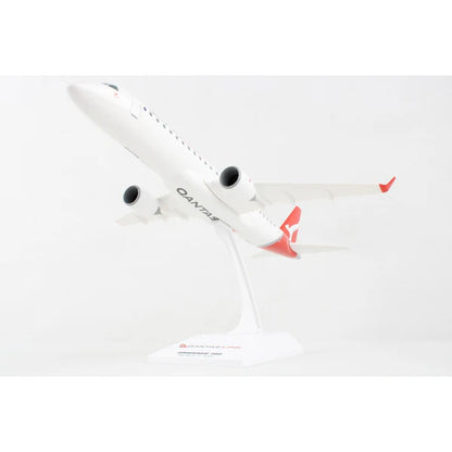 1/100 QANTAS E190