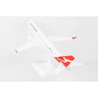 1/100 QANTAS E190